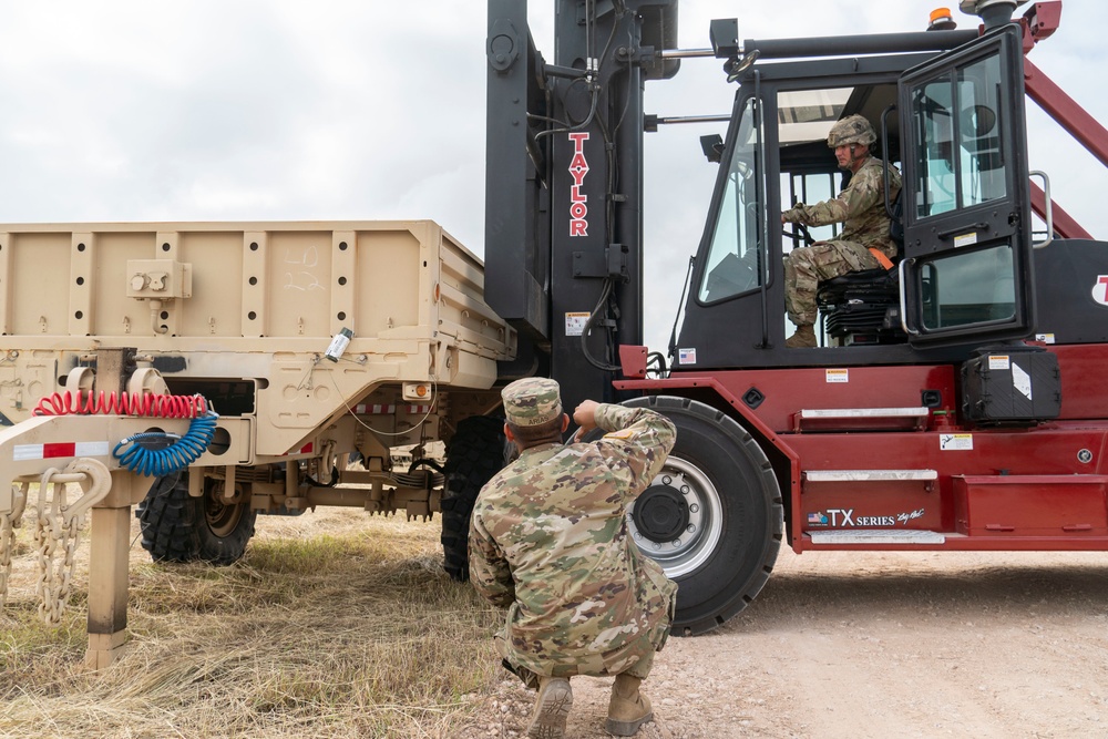 Soldiers in Donna receive vehicles and equipment