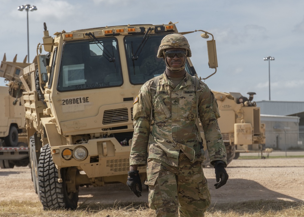 Soldiers in Donna receive vehicles and equipment