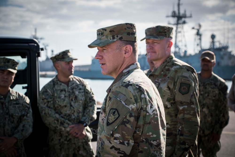 Gen. Lyons Visits NAVSTA Rota