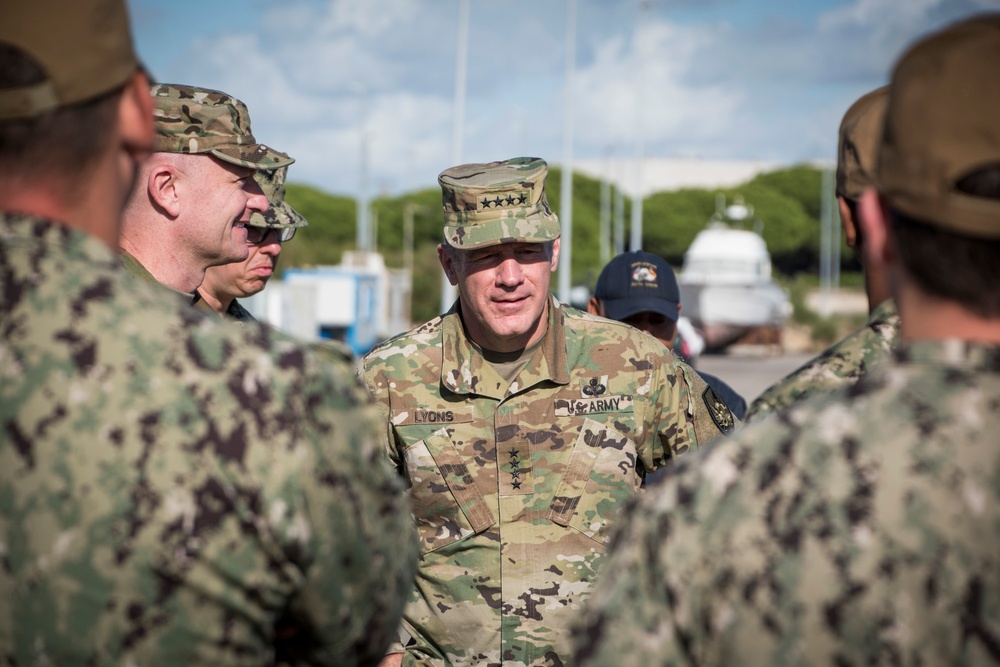 Gen. Lyons Visits NAVSTA Rota