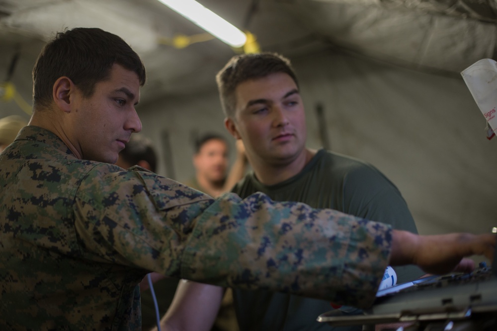 2nd Med Bn Doctors and Corpsmen Train to Locate Veins with Ultrasound