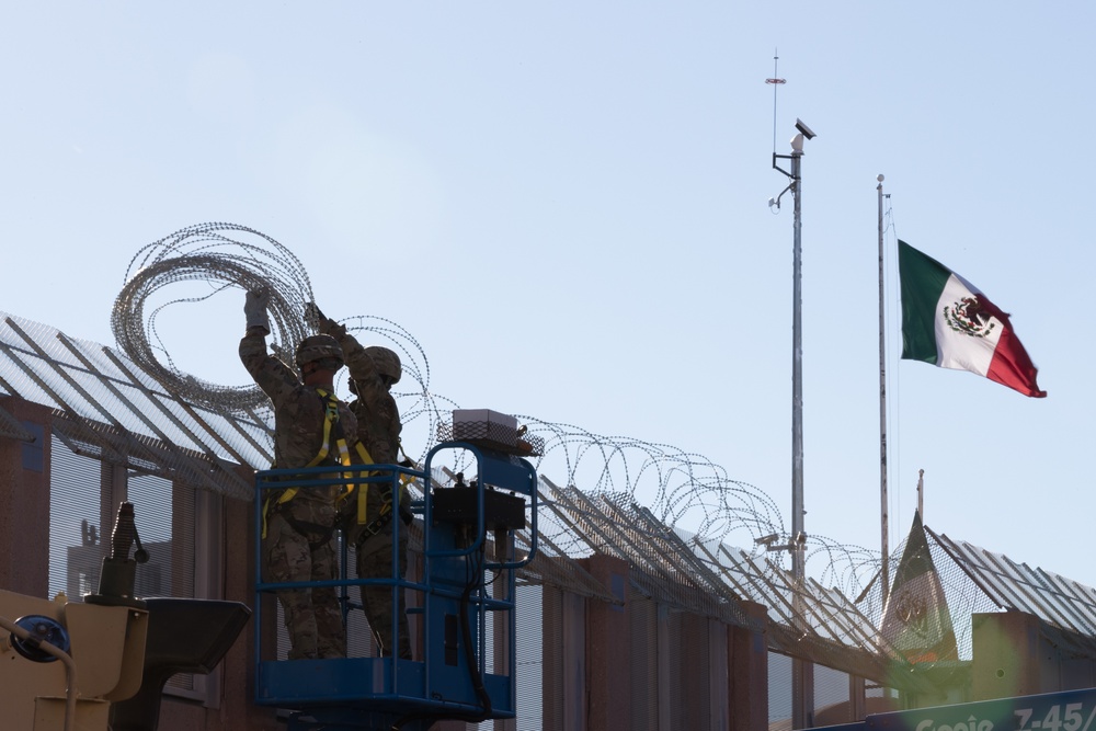 Military Arrives at Nogales DeConcini Port