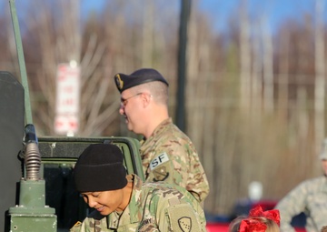Alaska Guardsmen take part in drug awareness during Red Ribbon Week