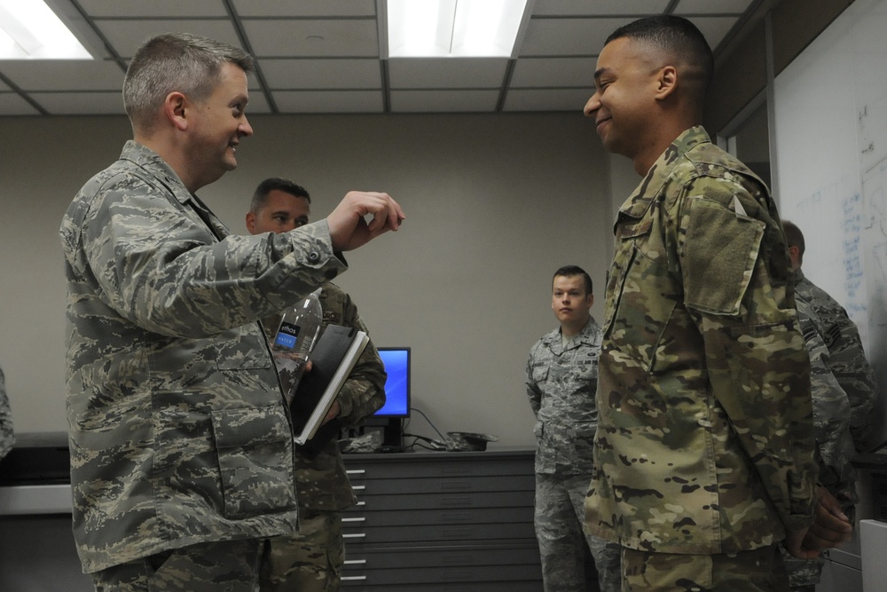 480th ISRW commander pays first visit to 548th ISRG