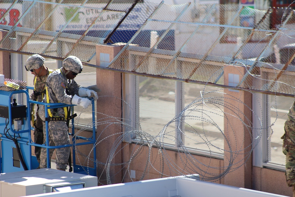 Soldiers Strengthen Arizona Border