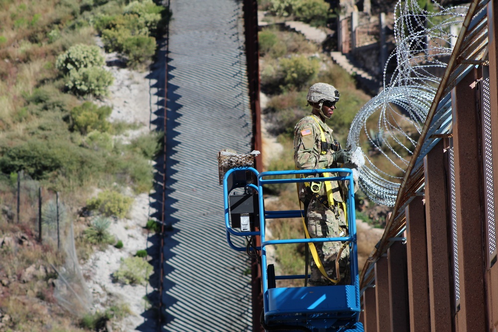 Soldiers Strengthen Arizona Border