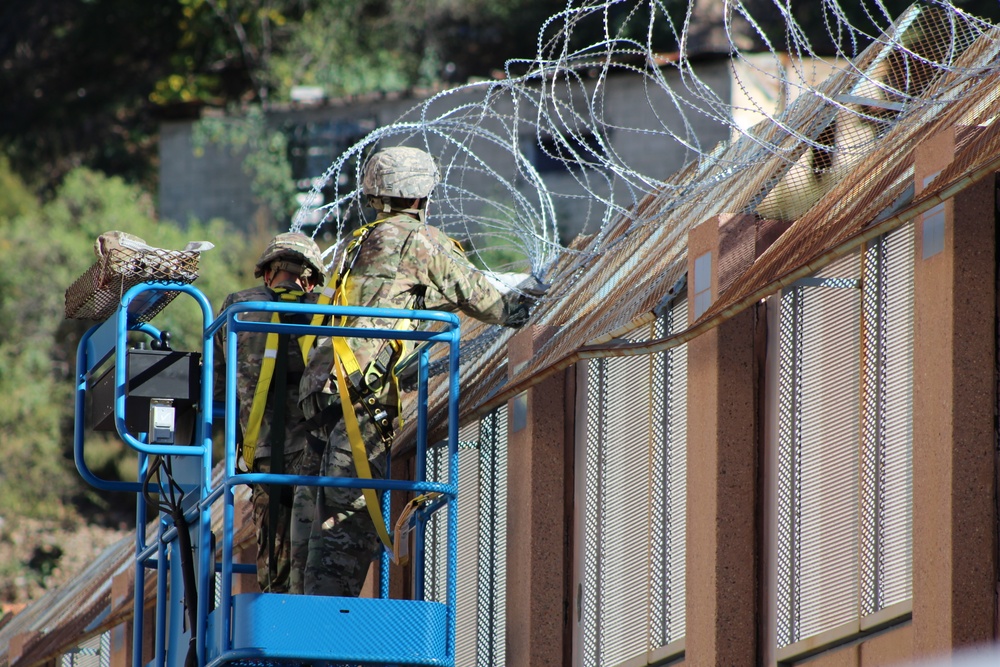 Soldiers Strengthen Arizona Border