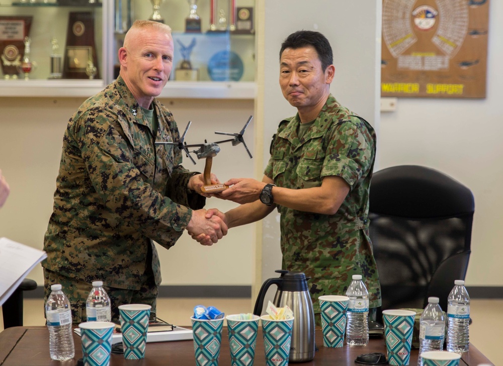 1st MAW, JGSDF leaders strengthen ties