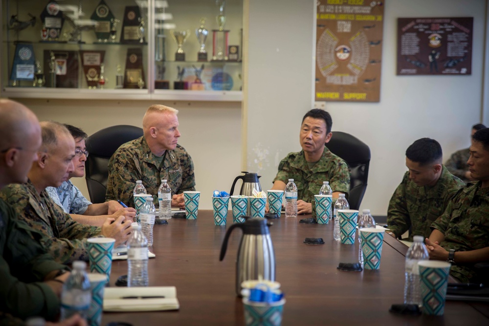 1st MAW, JGSDF leaders strengthen ties