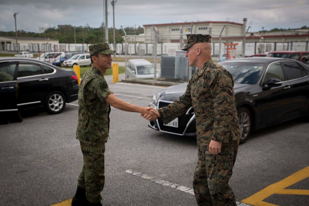 1st MAW, JGSDF leaders strengthen ties