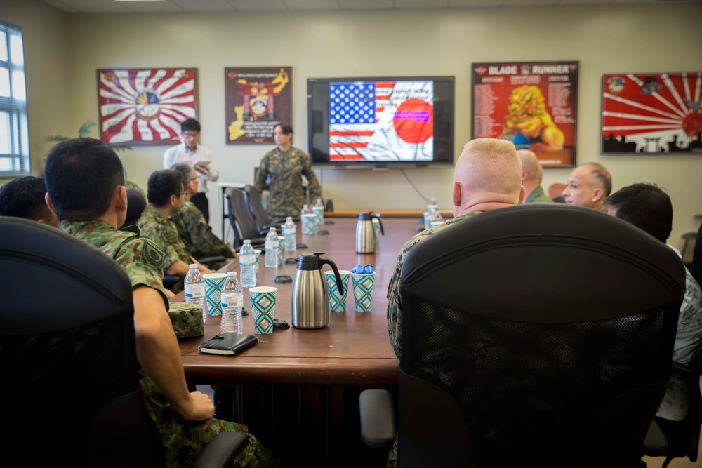 1st MAW, JGSDF leaders strengthen ties