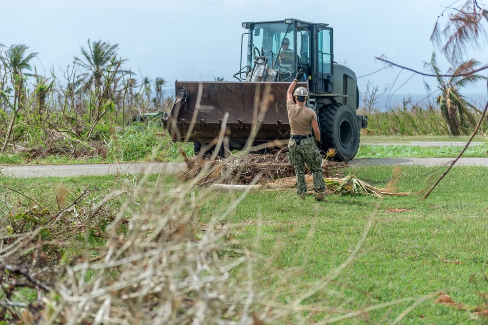 NMCB 1 Continues Debris Clearing in Tinian