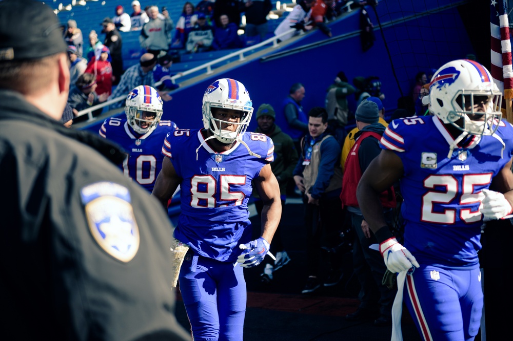 Buffalo Bills Kick Off with Ceremony for N.Y. Service Members