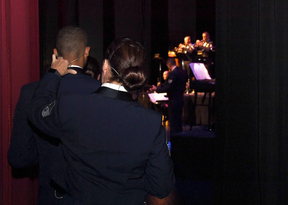 Veterans Day concert tribute from the USAF Heartland of America Band