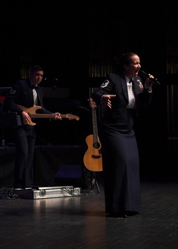 Veterans Day concert tribute from the USAF Heartland of America Band