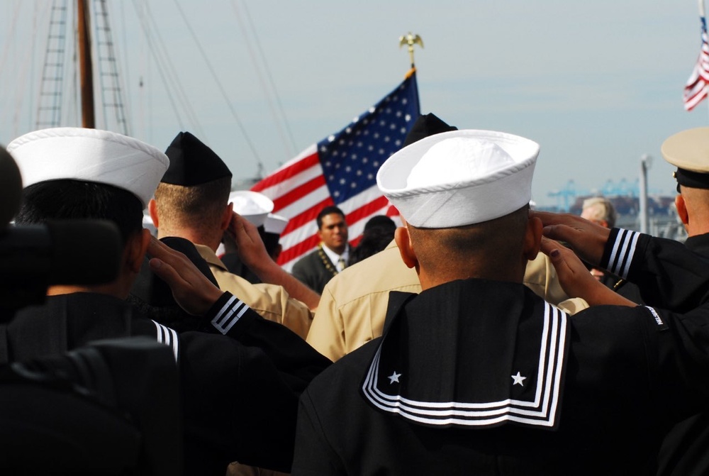 Naval Museum proudly hosts a naturalization ceremony