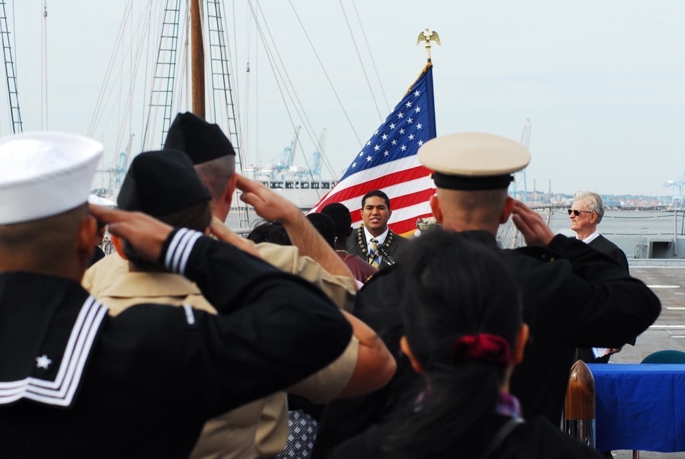 Naval Museum hosts a naturalization ceremony