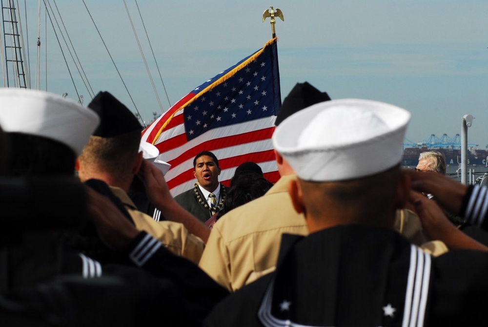 Naval Museum hosts a naturalization ceremony