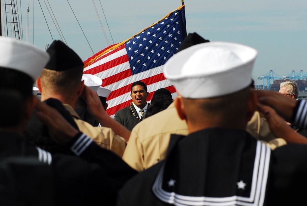 Naval Museum hosts a naturalization ceremony