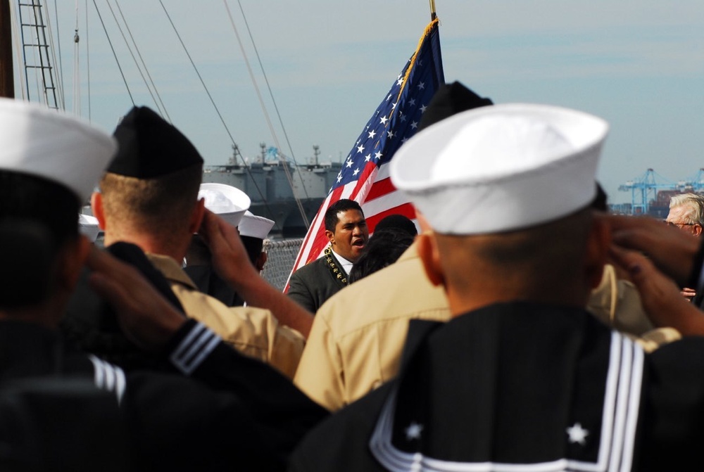 Naval Museum hosts a naturalization ceremony