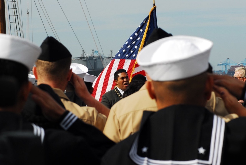 Naval Museum hosts a naturalization ceremony