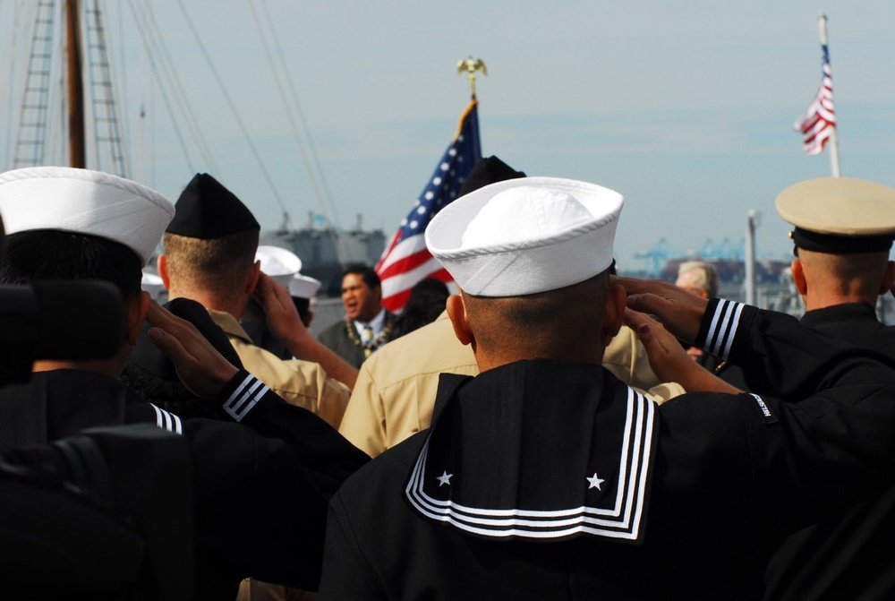 Naval Museum hosts a naturalization ceremony