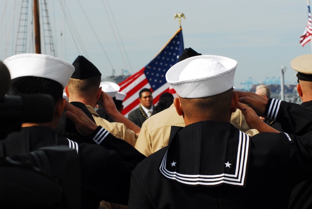 Naval Museum hosts a naturalization ceremony