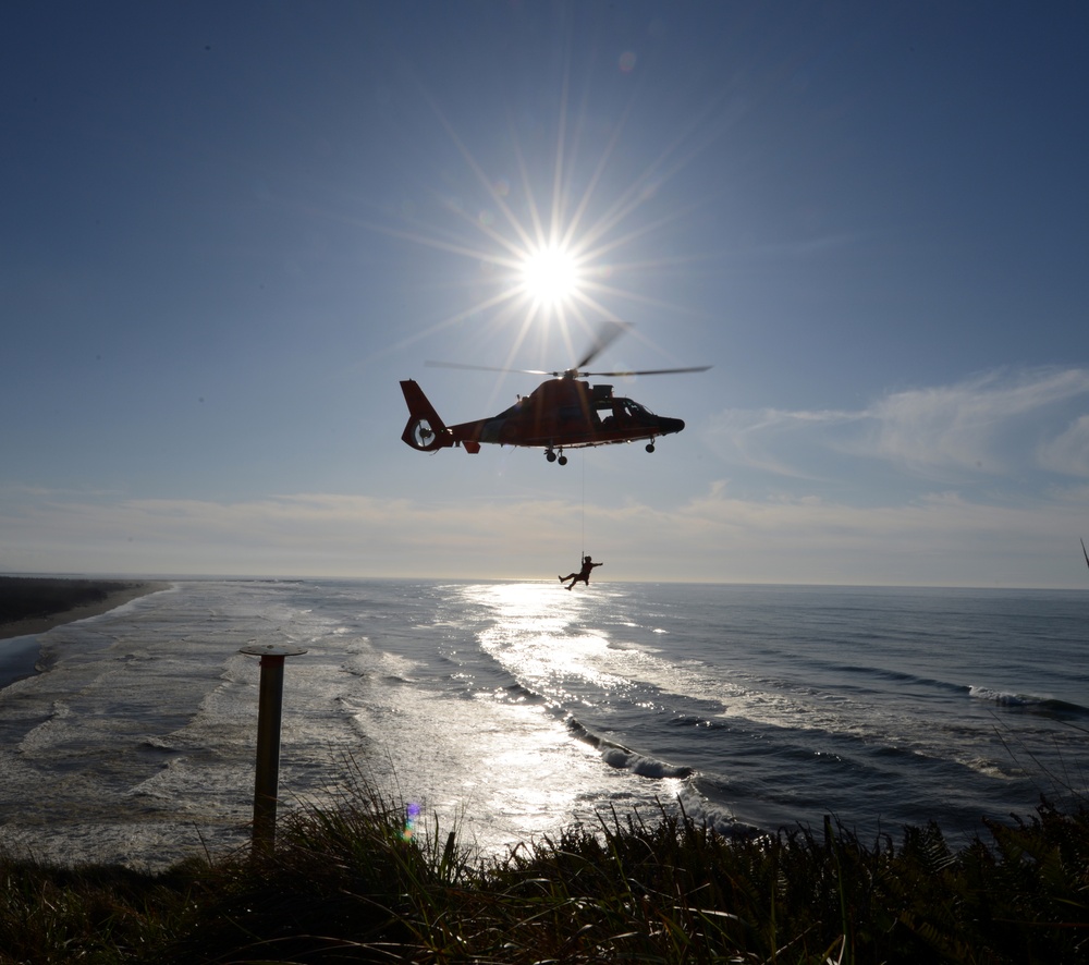 Coast Guard trains for difficult rescues