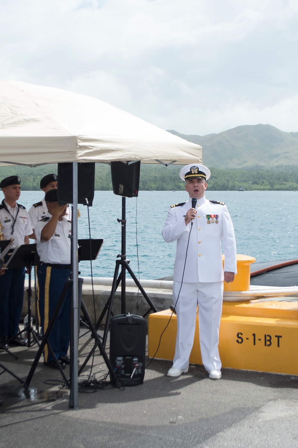 USS Oklahoma City Holds Change of Command Ceremony