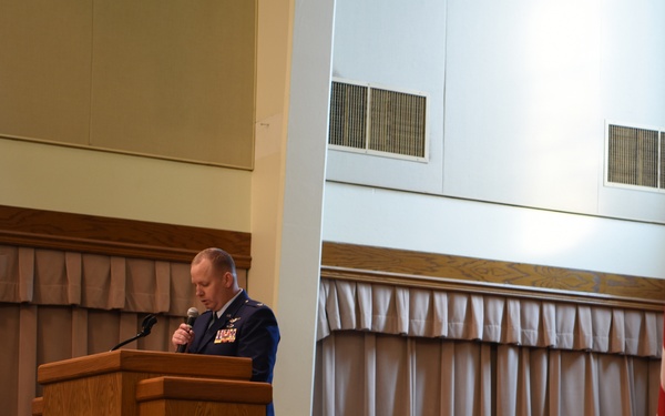 Kirtland starts day with reverent remembrance at Veterans Day ceremony