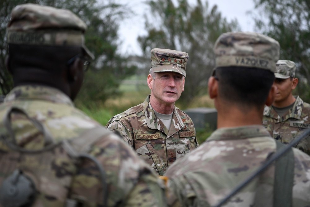 General O' Shaughnessy speaks with Soldiers