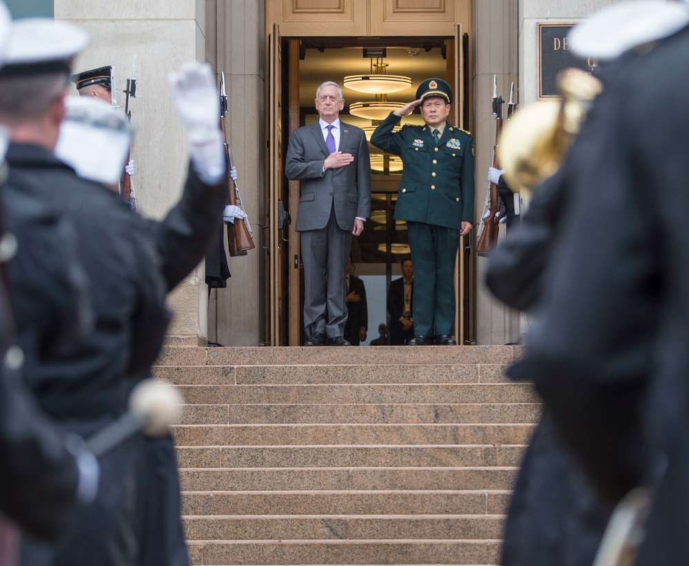 SD meets with the Minister of National Defense of the People's Republic