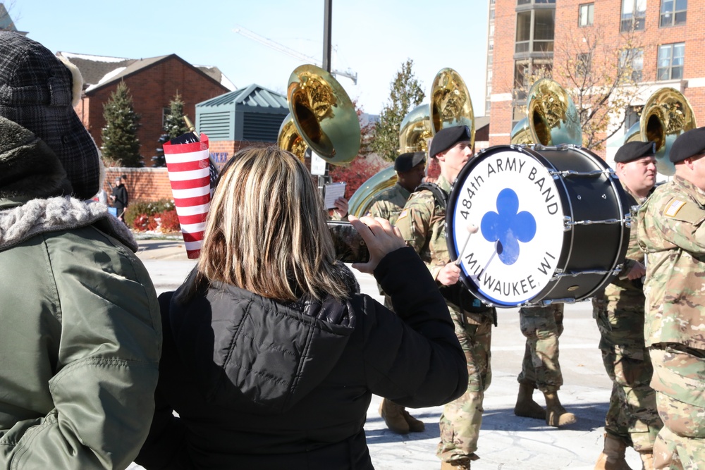 Soldiers in Veterans Day Parade