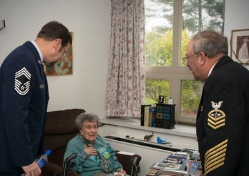 Honoring our veterans: Flying Yankees spend the day with local heroes