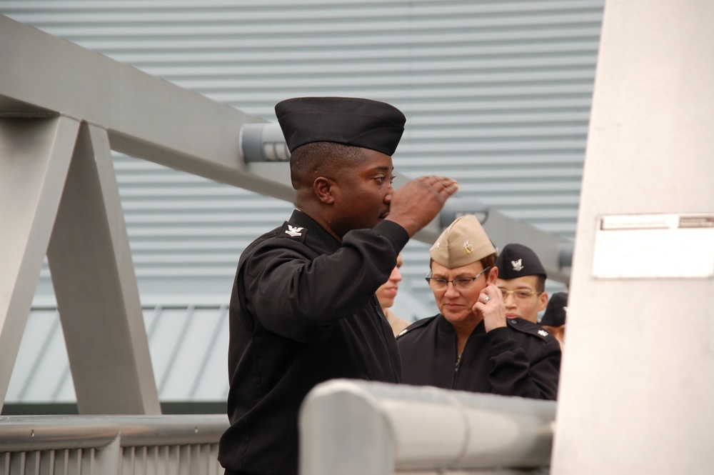 Naval Museum hosts a re-enlistment ceremony