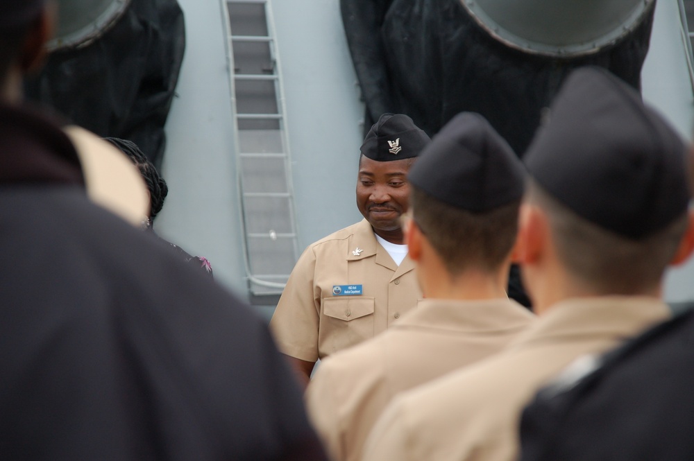 Naval Museum hosts a re-enlistment ceremony