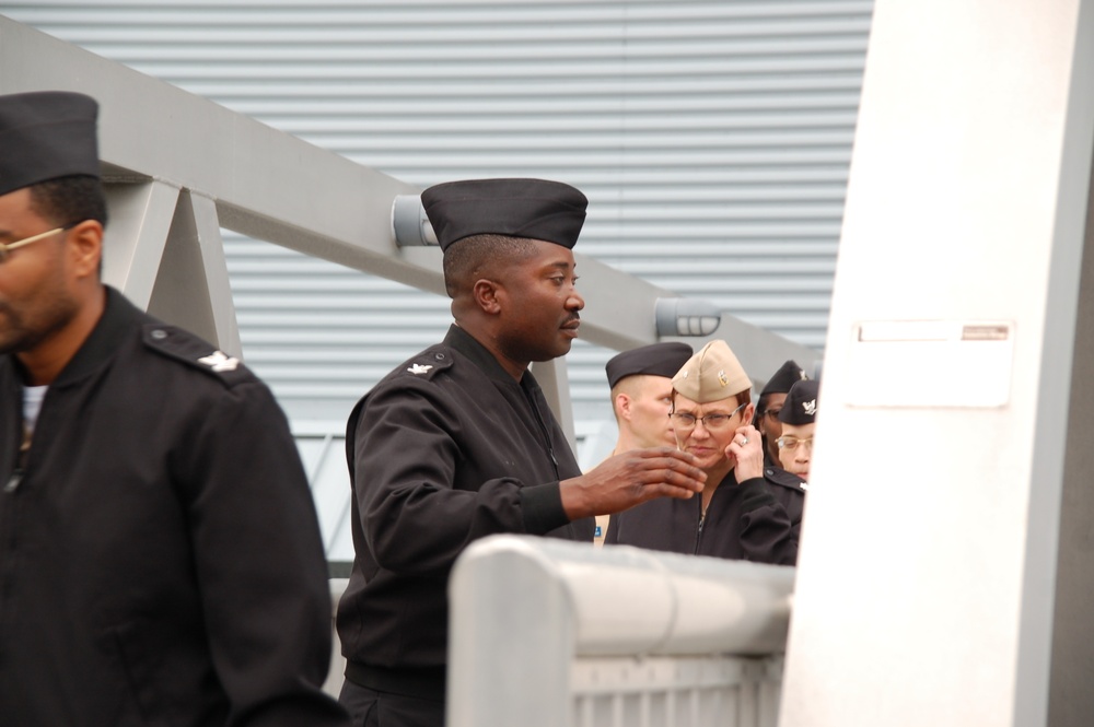 Naval Museum hosts a re-enlistment ceremony