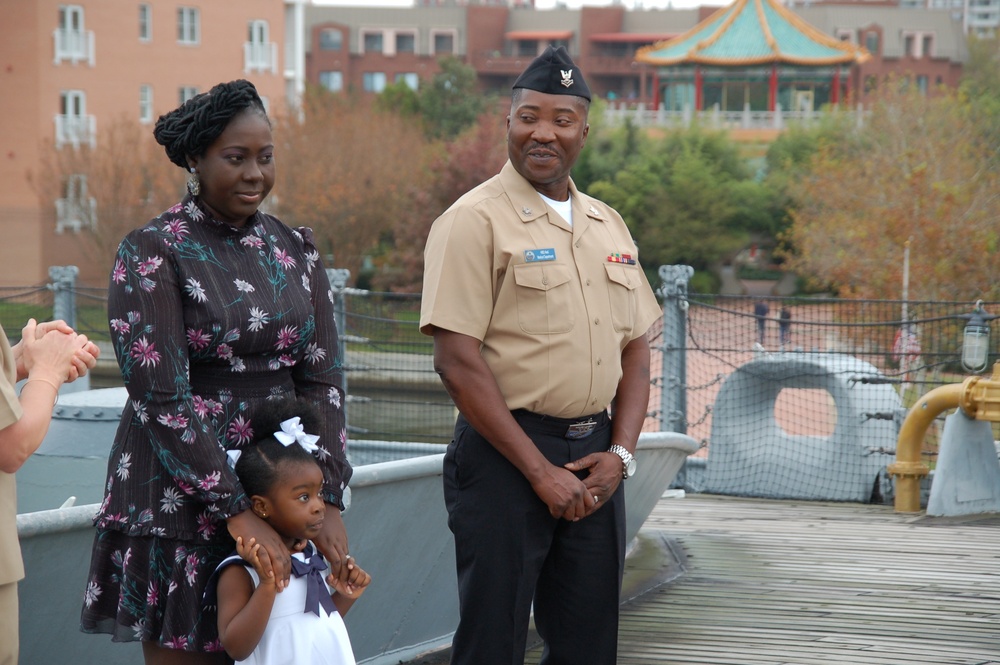 Naval Museum hosts a re-enlistment ceremony