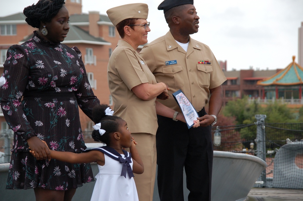 Naval Museum hosts a re-enlistment ceremony