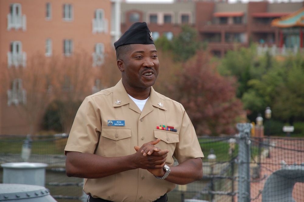 Naval Museum hosts a re-enlistment ceremony