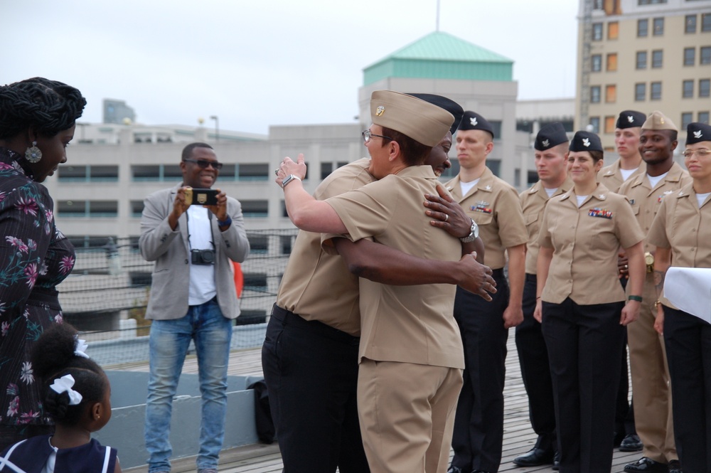 Naval Museum hosts a re-enlistment ceremony