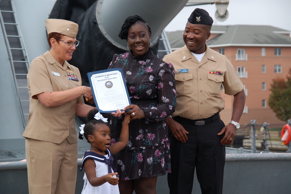 Naval Museum hosts a re-enlistment ceremony