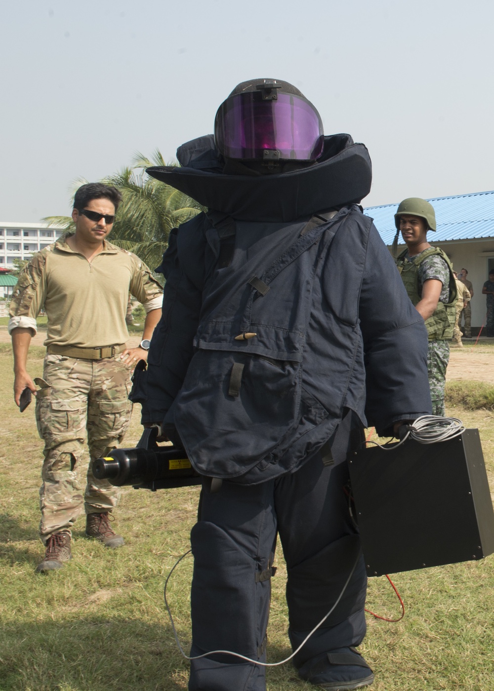 U.S. Navy EOD and Bangladesh Navy Train Together during CARAT Bangladesh 2018