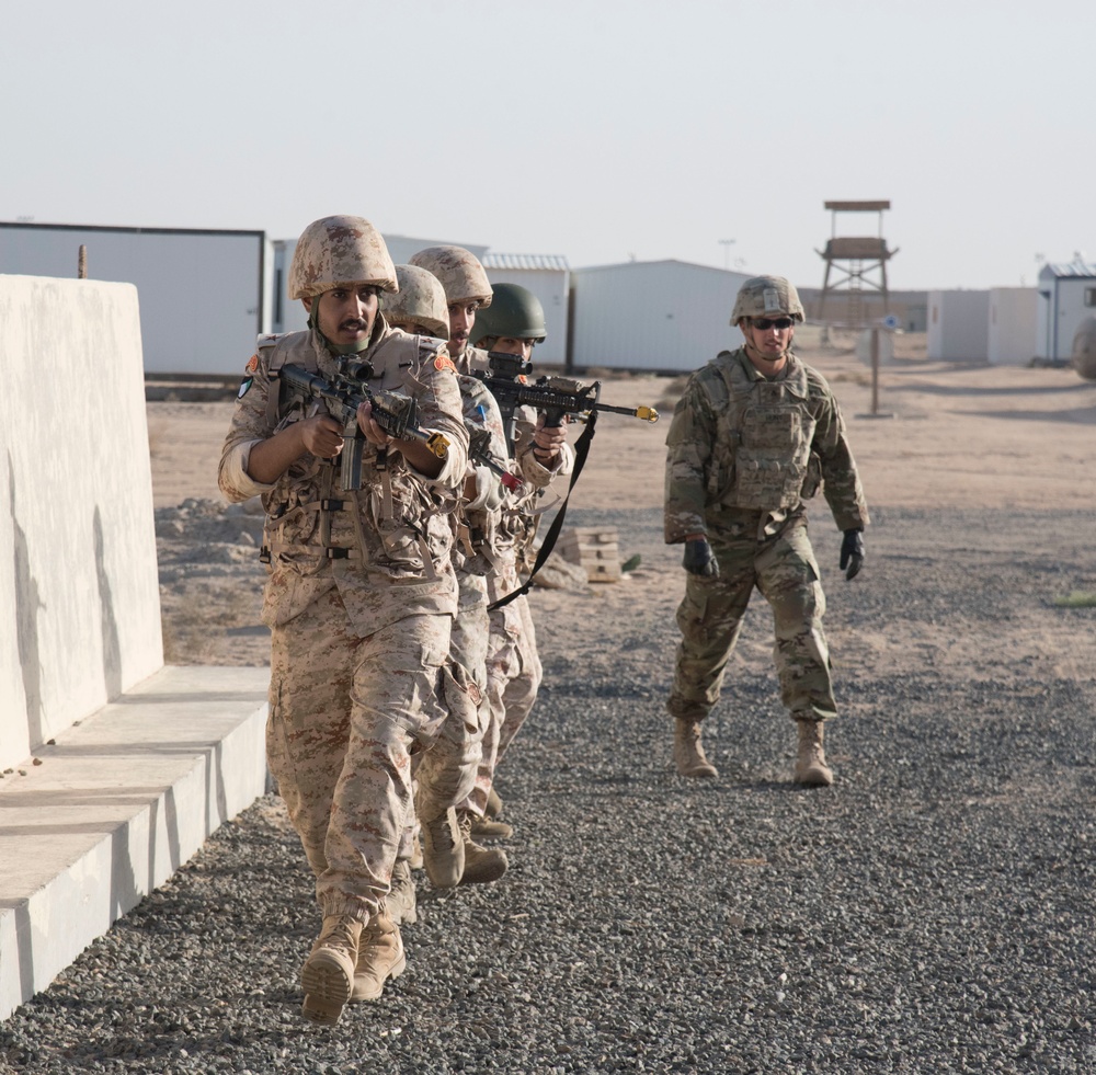 Thunder Brigade Soldiers partner with KLFI