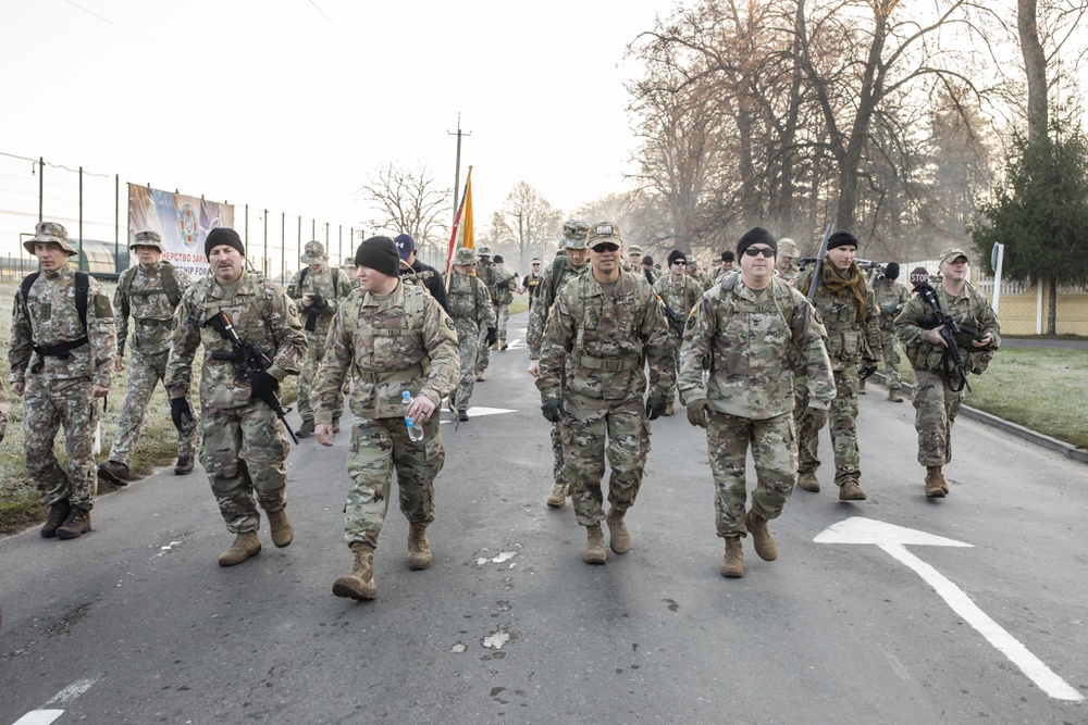 Multinational Soldiers deployed to Ukraine honor veterans