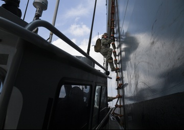 CRS 8 conducts escort mission in Djibouti