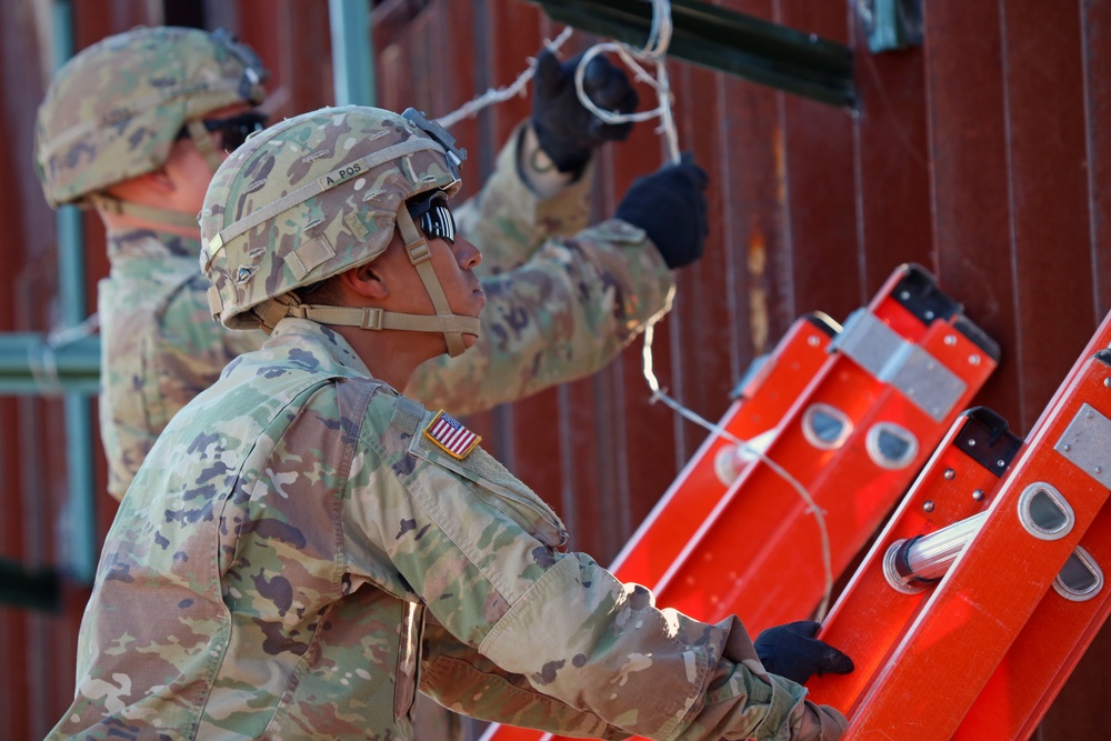 87th Sapper Company install c-wire in Arizona to support Customs Border Protection