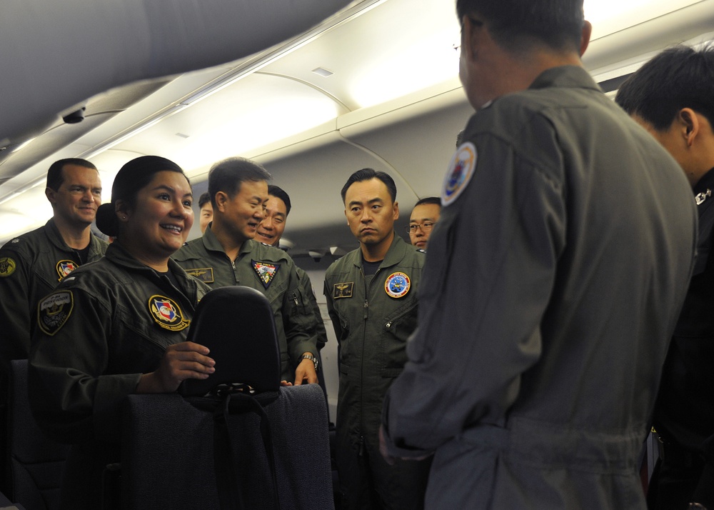 ROKN Air Wing Six Visits CTF-72 Okinawa