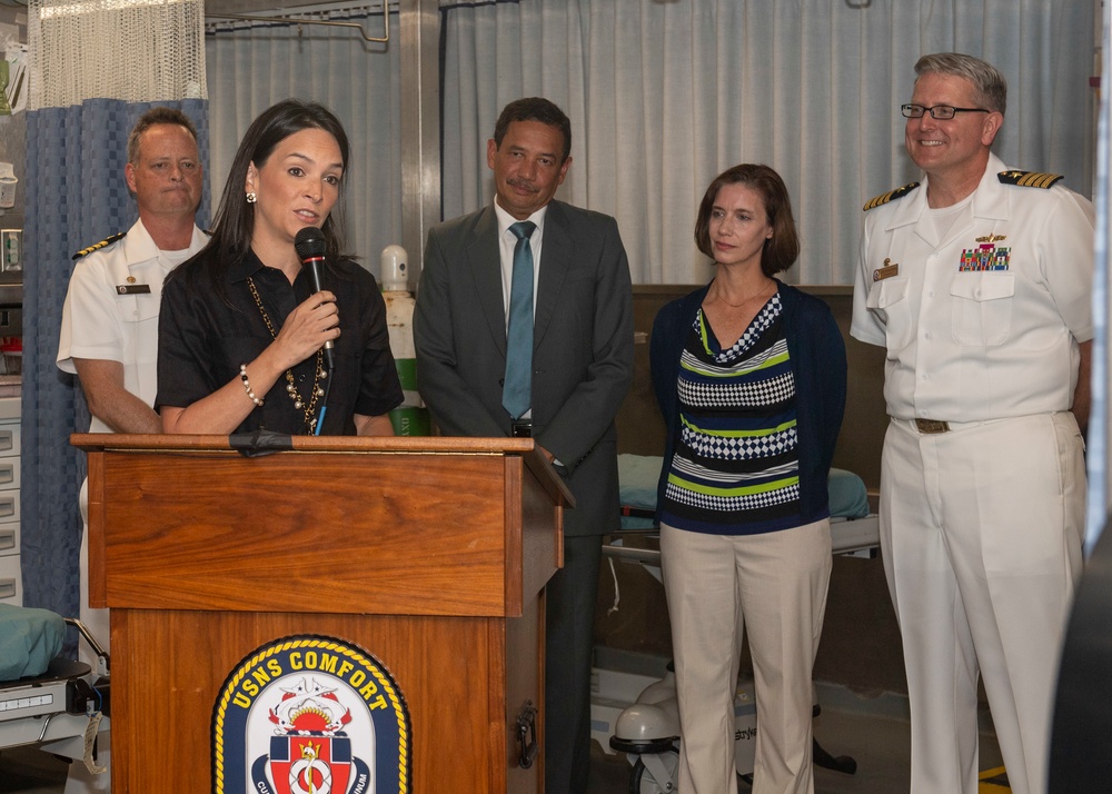 USNS Comfort Hosts Distinguished Visitors in Panama