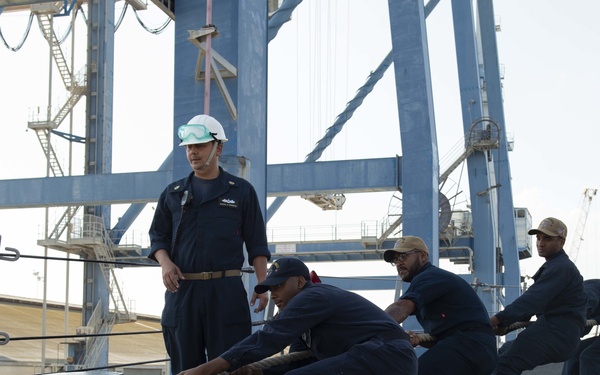 USS Arleigh Burke (DDG 51)